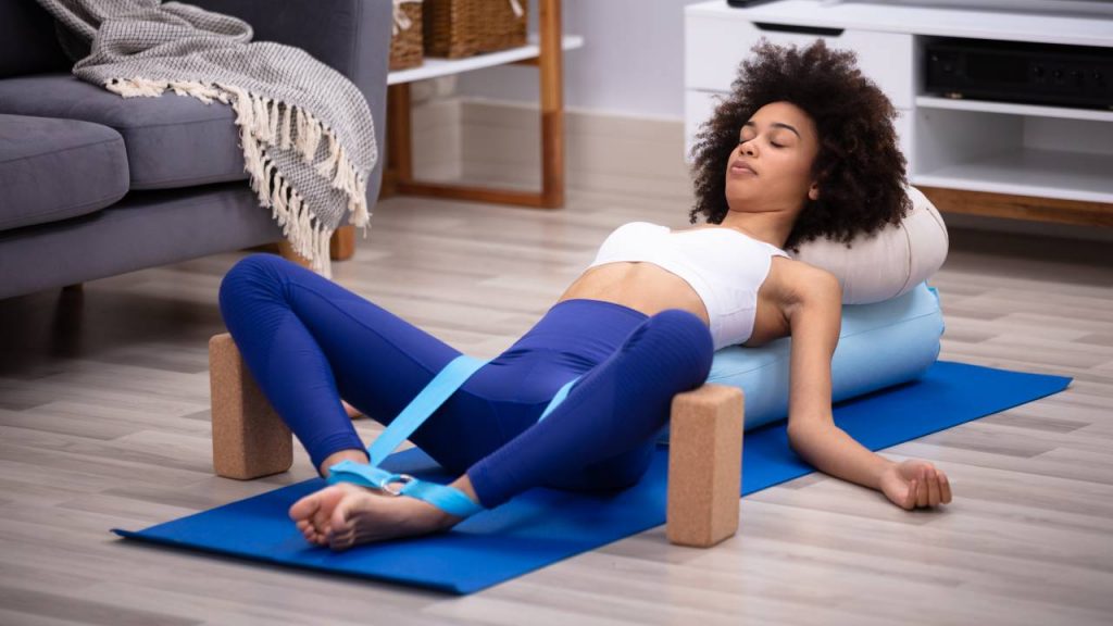 How to use yoga block to relax
